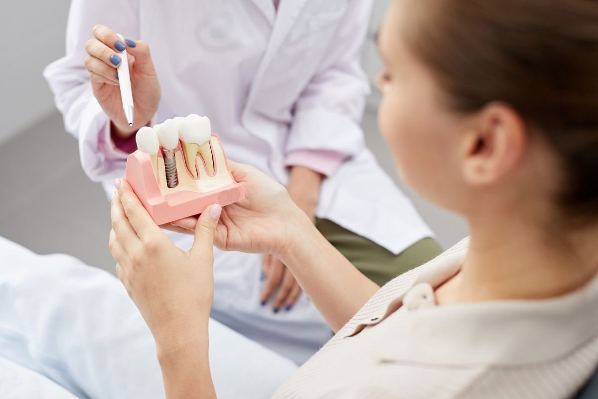 İmplant Tedavisinde Doğru Klinik Seçimi Neden Önemlidir?